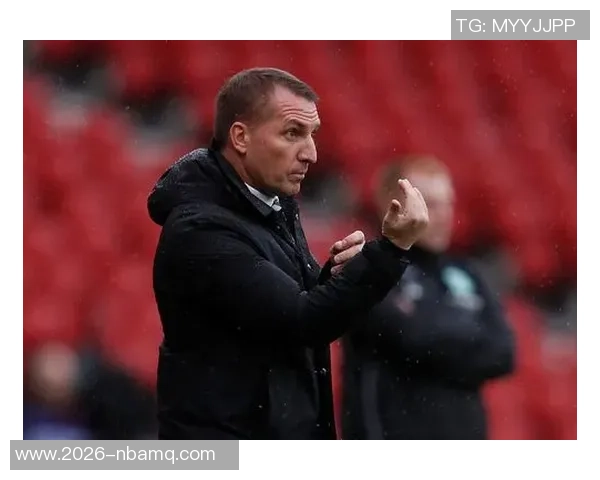 罗杰斯质疑VAR决策为何不让主裁判亲自查看误判情况