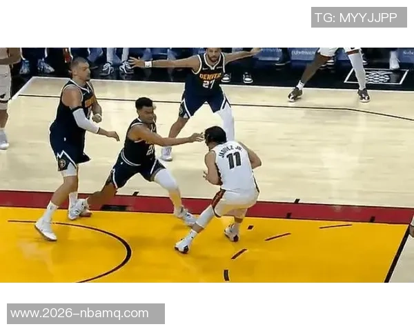 约基奇上半场表现惊艳9中8砍下23分7篮板3助攻三分球2中2状态火热